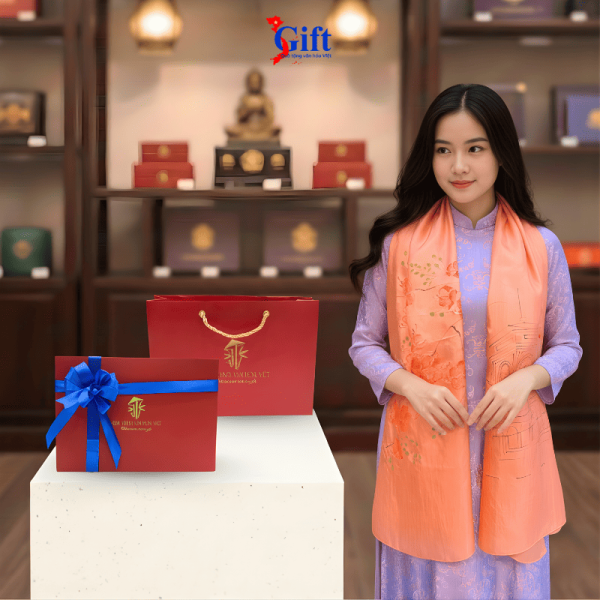 Khăn Lụa Tơ Tằm Vẽ Chợ Bến Thành Màu Cam