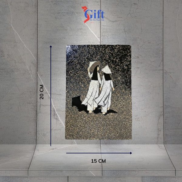 Tranh sơn mài cẩn trứng