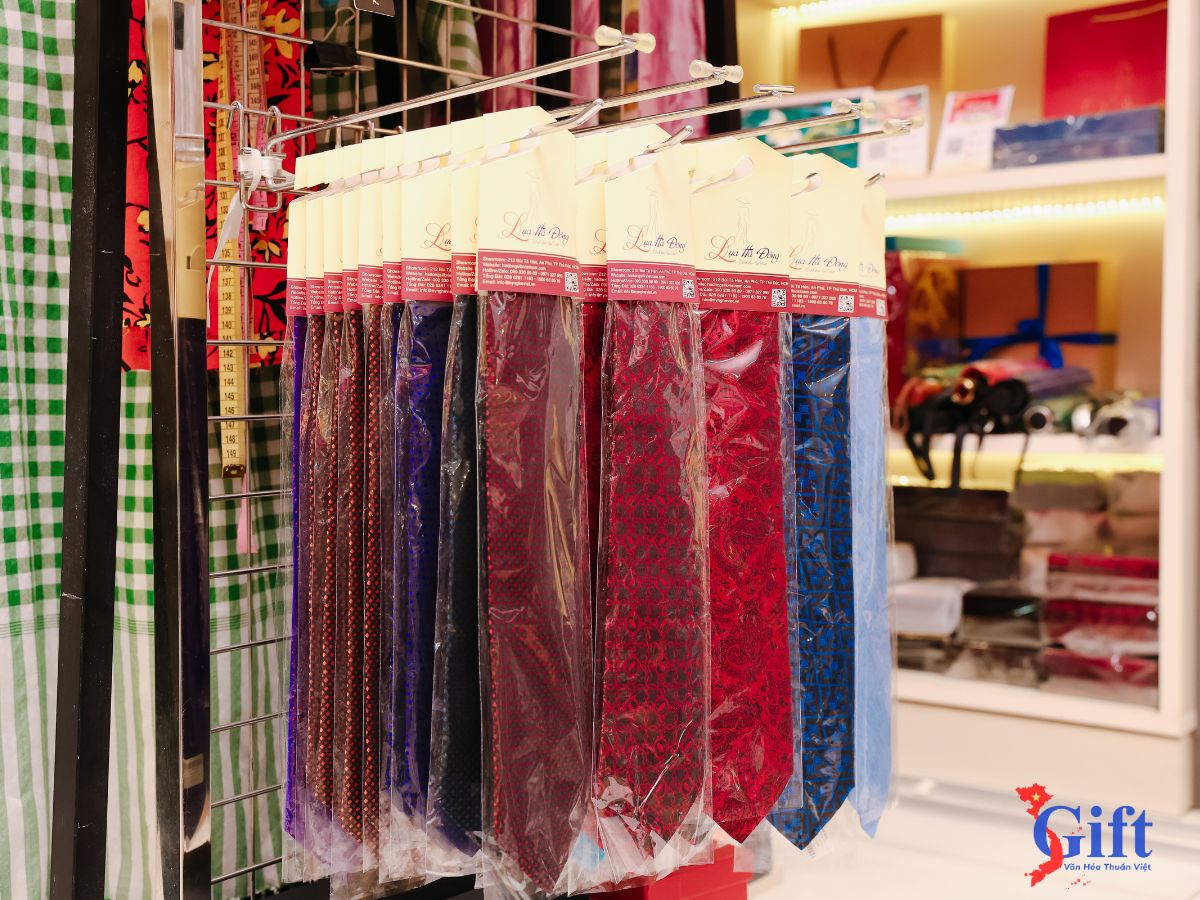 Showroom lụa tại SGift