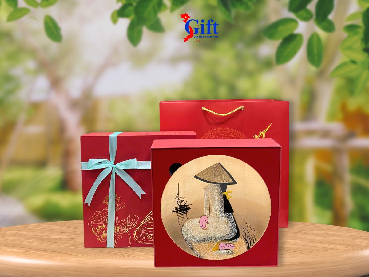 Tranh đĩa sơn mài cô gái SGift