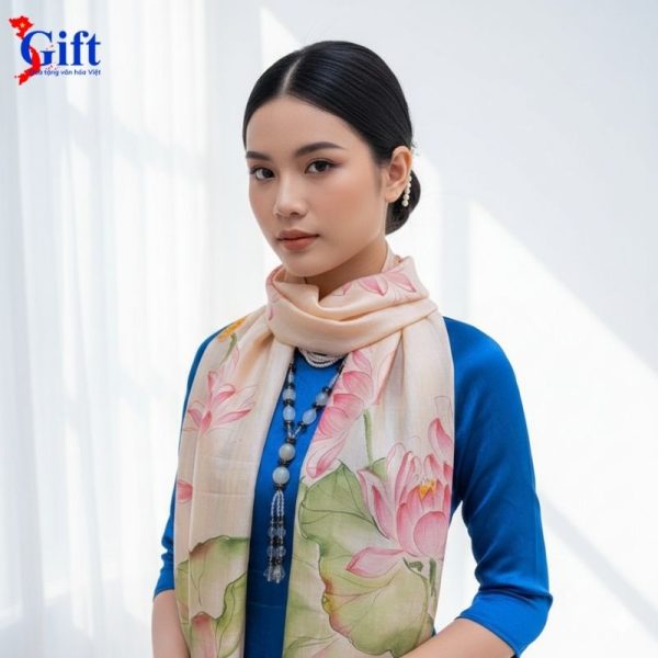 Bộ Quà Tặng Khăn Lụa Hà Đông Cam Vẽ Sen & Hộp Trang Sức Đen SGPT70180/7