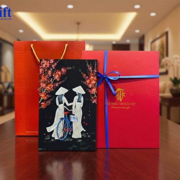 Tranh Sơn Mài 2 Cô Gái Áo Dài Trắng Đội Nón Lá SGMNVSMHD003