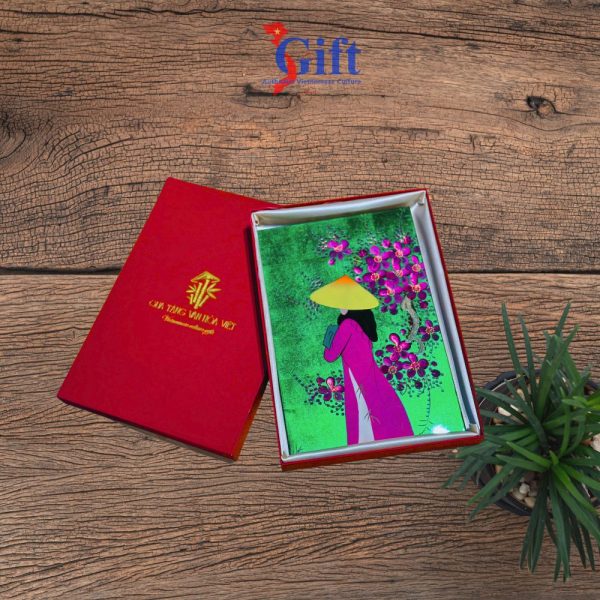 Tranh Sơn Mài Cô Gái Nền Xanh Lá Hoa Đào SGTSM437/2