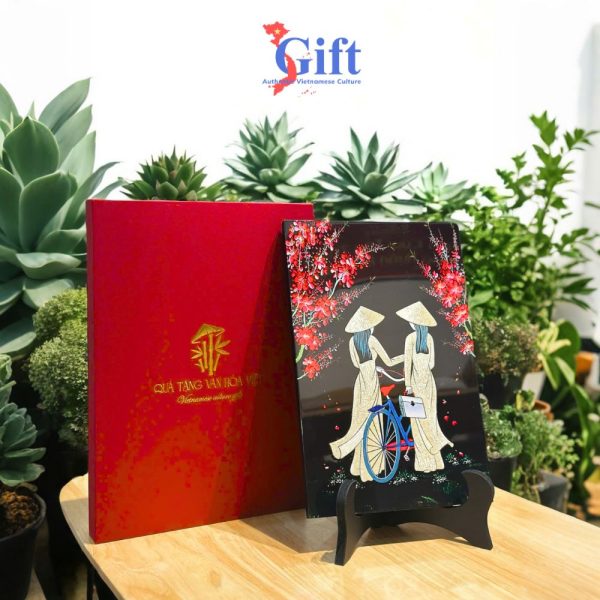 Tranh Sơn Mài 2 Cô Gái Áo Dài Trắng Đội Nón Lá SGMNVSMHD003