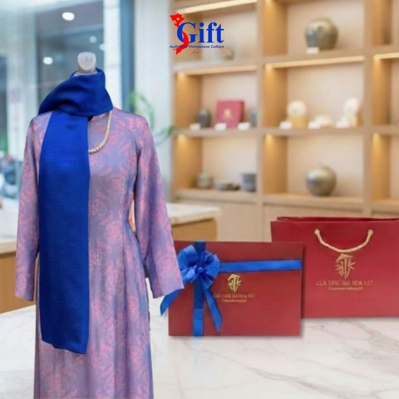 Blue Cloud Pattern Mulberry Silk Scarf & Lacquerware Gift Set