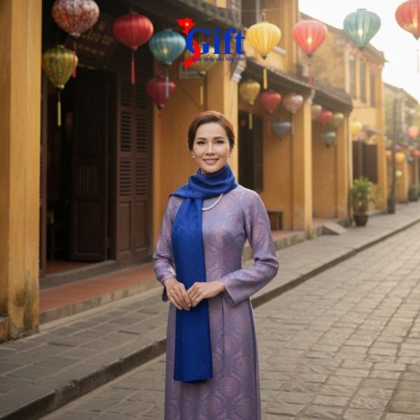 Combo Khăn lụa tơ tằm vân hoa mây xanh dương – Hộp sơn mài SGKLTA419