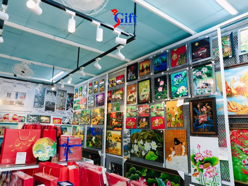 Showroom tranh sơn mài SGift