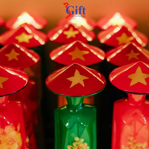 Tượng sơn mài cô gái