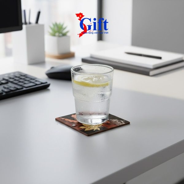 Đế Lót Ly sơn mài vuông hoa sen vàng nền đỏ đen