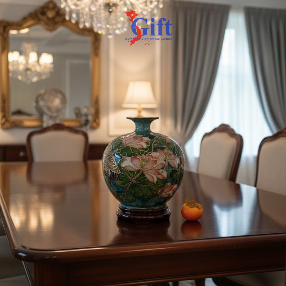 Bình thu tài hút lộc gốm Bát Tràng hàng cao cấp vẽ họa tiết đắp nổi (4) Bình thu tài hút lộc gốm Bát Tràng cao cấp vẽ họa tiết đắp nổi