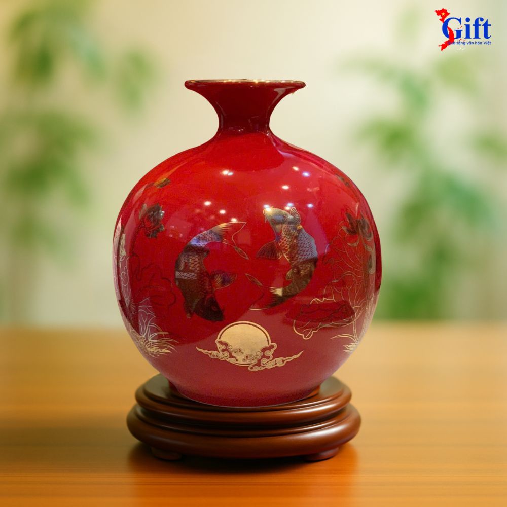 Bình thu tài hút lộc vẽ nhị cảnh cá sen vạn sự như ý nền đỏ (4) Bình thu tài hút lộc vẽ nhị cảnh cá sen vạn sự như ý nền đỏ