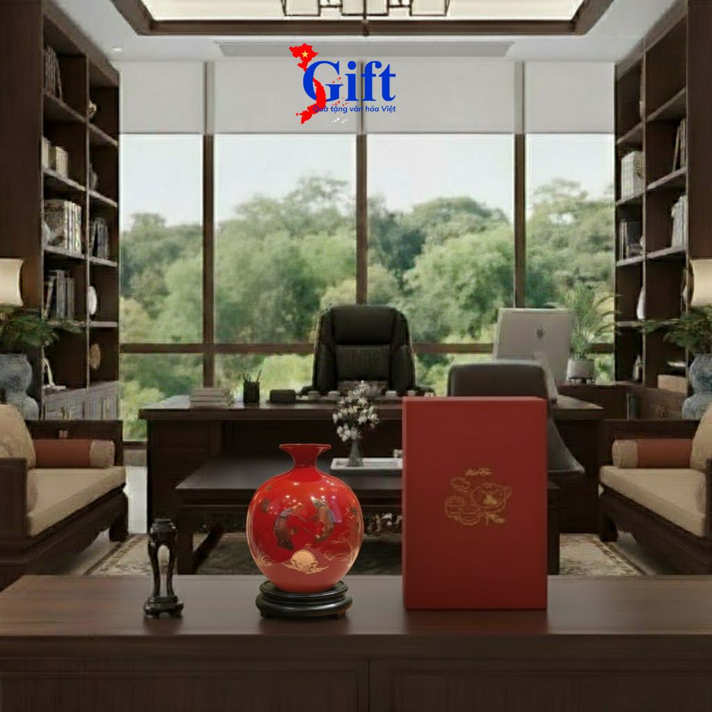 Bình thu tài hút lộc vẽ nhị cảnh cá sen – vạn sự như ý nền đỏ (1) Bình thu tài hút lộc vẽ nhị cảnh cá sen – vạn sự như ý nền đỏ