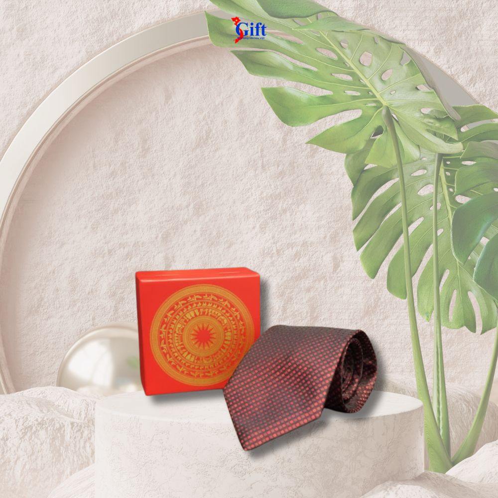 Cà vạt lụa cao cấp họa tiết chấm bi đỏ