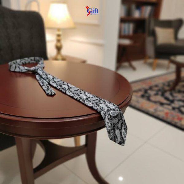 Cà vạt lụa cao cấp họa tiết đuôi công