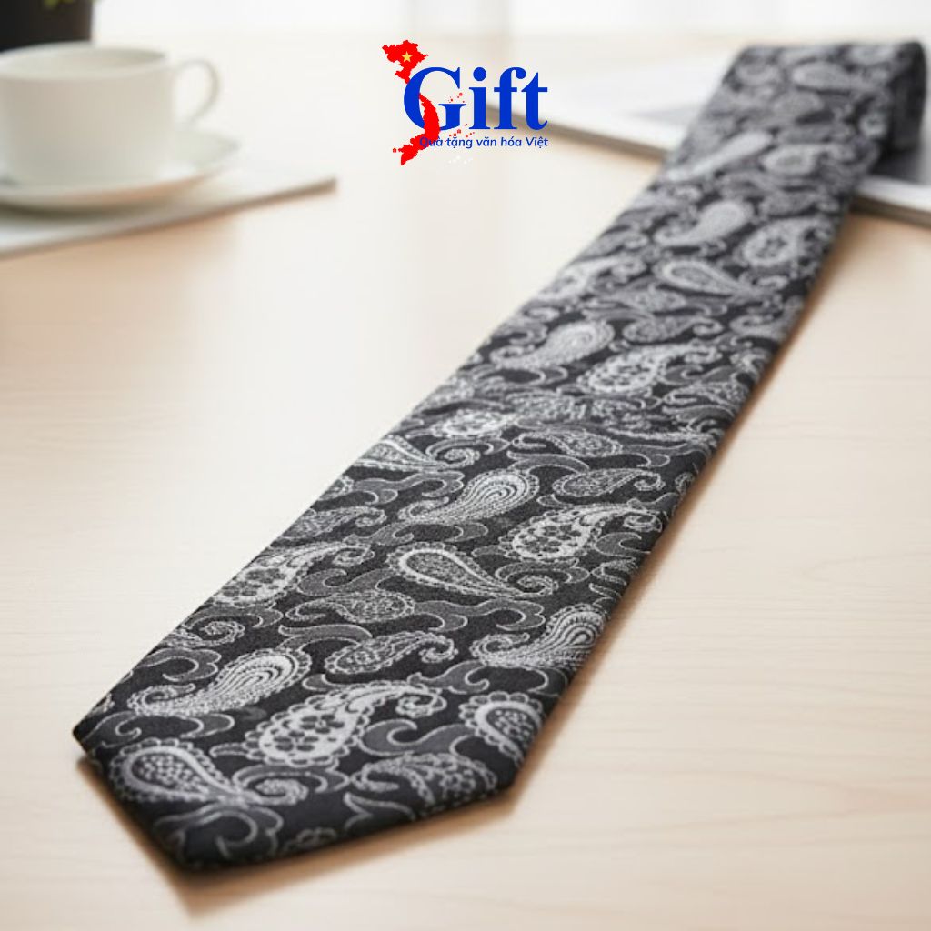 Cà vạt lụa tơ tằm họa tiết đuôi công Sgift qua tang doi tac (2) Cà Vạt Lụa Tơ Tằm Họa Tiết Đuôi Công