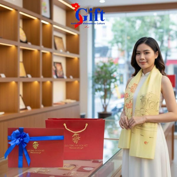 Khăn Lụa Tơ Tằm Cao Cấp Vẽ Chợ Bến Thành SG01.2