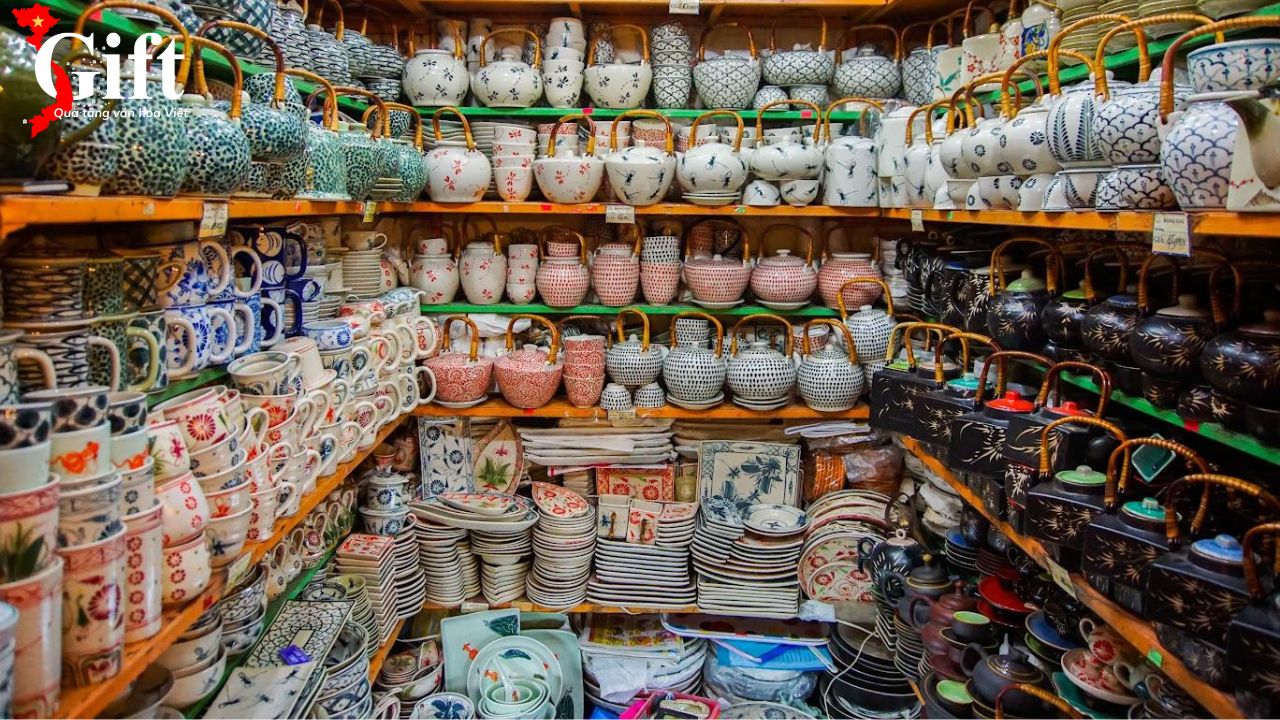 Làng gốm Bát tràng, nơi đất hóa tâm hồn Sgift quà tặng doanh nghiệp