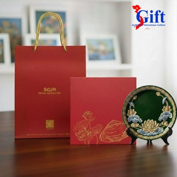 Blue Lotus Relief Ceramic Plate with Wooden Stand – SG11.1