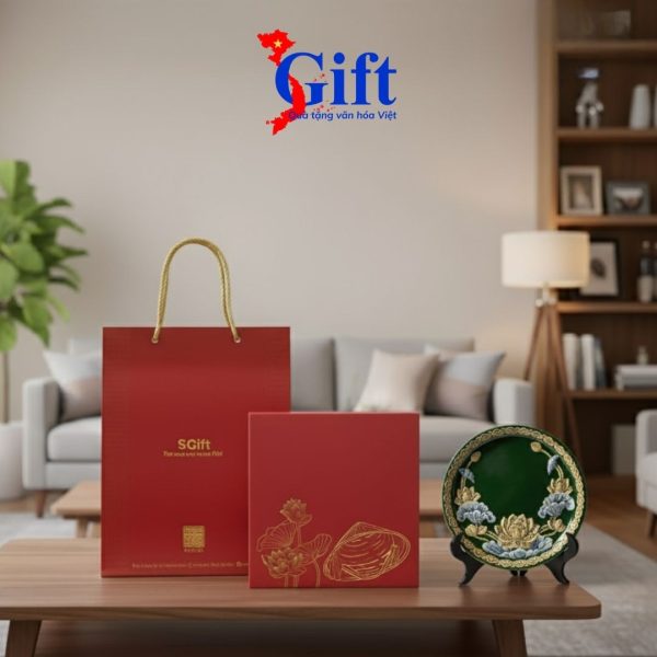 Tranh đĩa gốm sứ Bông Sen Xanh đắp nổi, Chân Đế Gỗ SG11.1