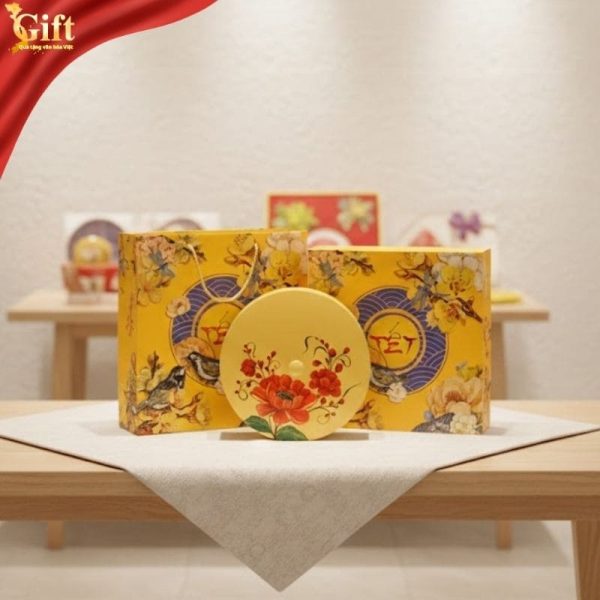 Hộp Mứt 4 Ngăn Nền Vàng Hộp Vàng D30xH7 SGHMTBL11/10 – Tinh Hoa Sơn Mài Cho Mâm Cỗ Tết Trọn Vẹn