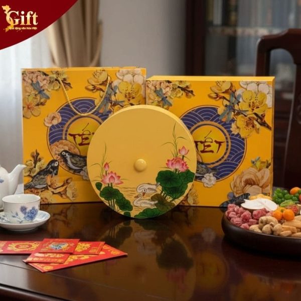 Hộp mứt 4 ngăn nền vàng hộp vàng D30xH7 SGHMTBL11/5