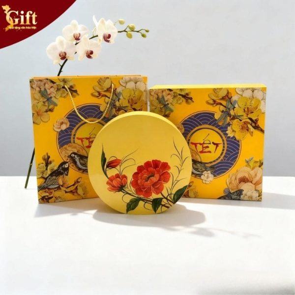 Hộp Mứt 4 Ngăn Nền Vàng Hộp Vàng D30xH7 SGHMTBL11/9 – Điểm Nhấn Sang Trọng Cho Bàn Trà Tết