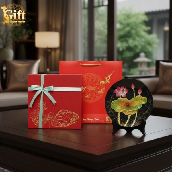 Tranh đĩa sơn mài hoa sen đắp nổi nền đen SGTD25-3 Việt Nam