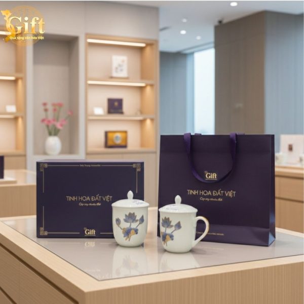 Set hũ đựng trà & ly lọc trà họa tiết Sen xanh Quà tặng gốm sứ tinh tế SetLLTHDTSX S11