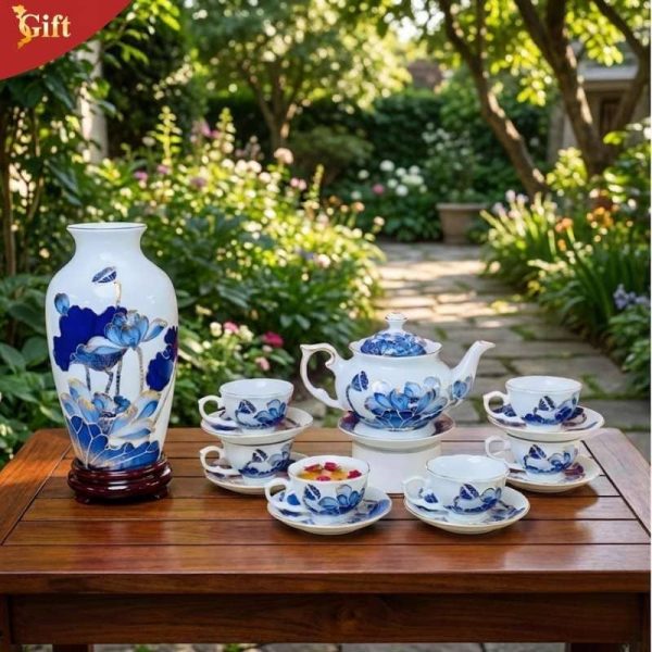 Combo bình trà Queen 900ml + lọ hoa sen xanh vẽ kỹ đắp nổi vàng kim SG-CBBTV15.10