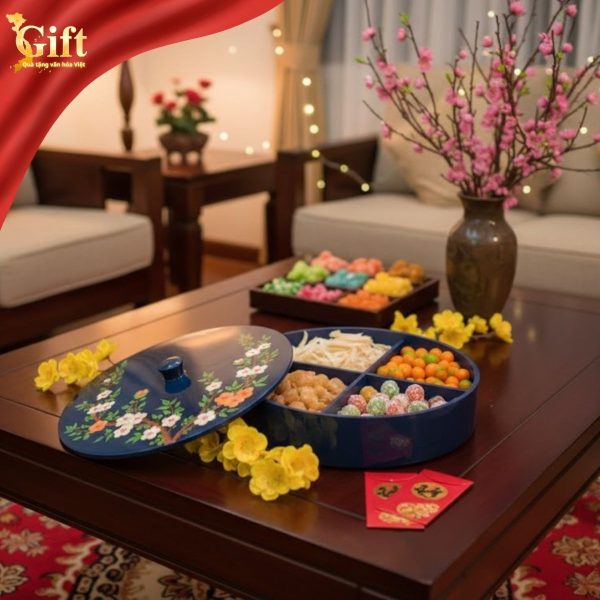 Hộp Mứt Tết Sơn Mài Lam Ngọc Mai Chi 4 Ngăn Nền Xanh SGHMTBL08/2