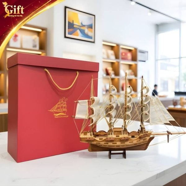 Tàu Thuyền Mô Hình