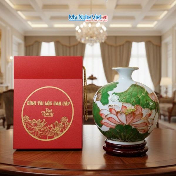 Bình thu hút tài lộc gốm Bát Tràng cao cấp vẽ vàng kim họa tiết hoa sen đắp nổi MNV-VBT22.3
