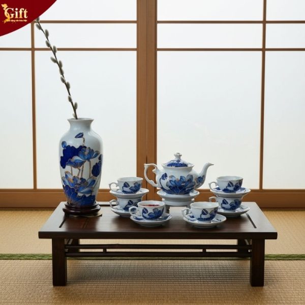 Bộ bình trà sen xanh đắp nổi và lọ hoa