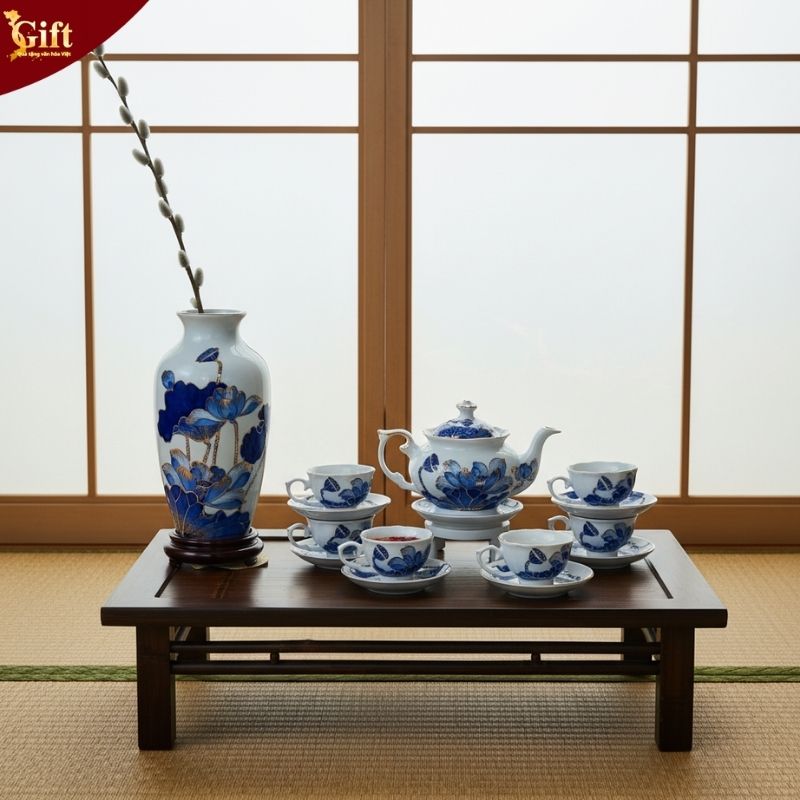 bo-binh-tra-sen-xanh-dap-noi-va-lo-hoa (6) Bộ bình trà sen xanh đắp nổi và lọ hoa