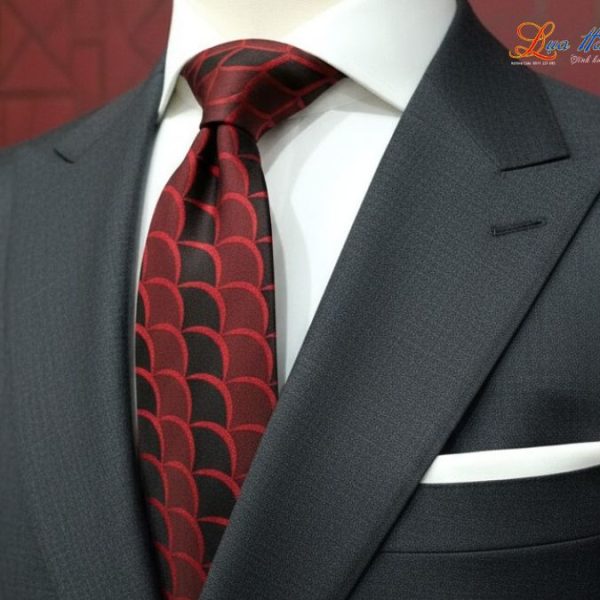 Cà vạt lụa tơ tằm họa tiết sóng đỏ đen MNV-CRV72