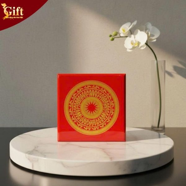 Hộp Sơn Mài Caravat Trống Đồng Nền Đỏ