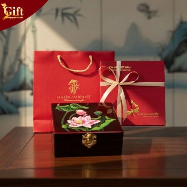Hộp sơn mài sen đào
