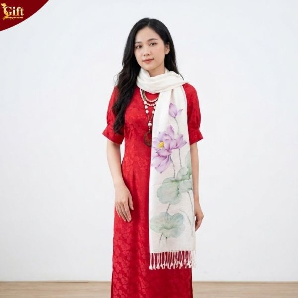 Khăn lụa tơ tằm vẽ tay hoa sen