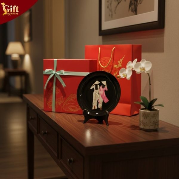 Tranh đĩa Cô Gái áo dài cẩn trứng