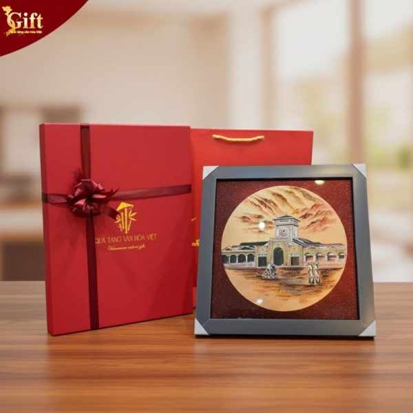 Tranh Sơn Mài Chợ Bến Thành